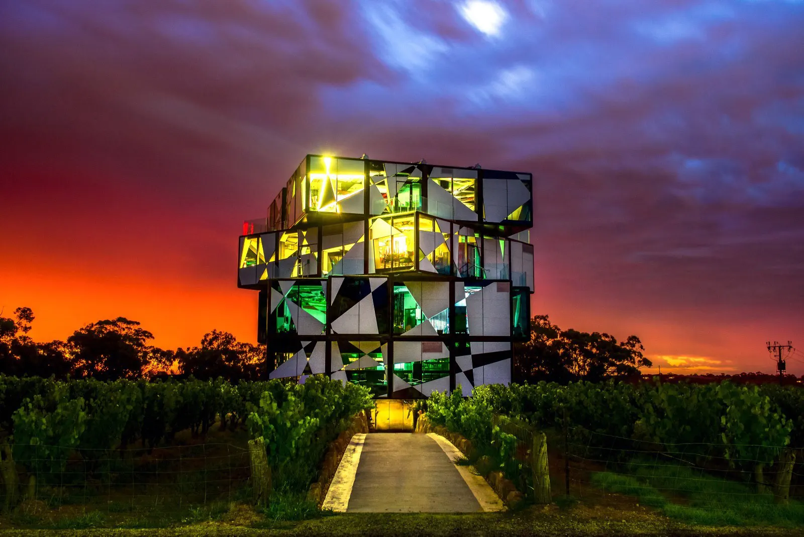 d’Arenberg Cube illuminated at dusk